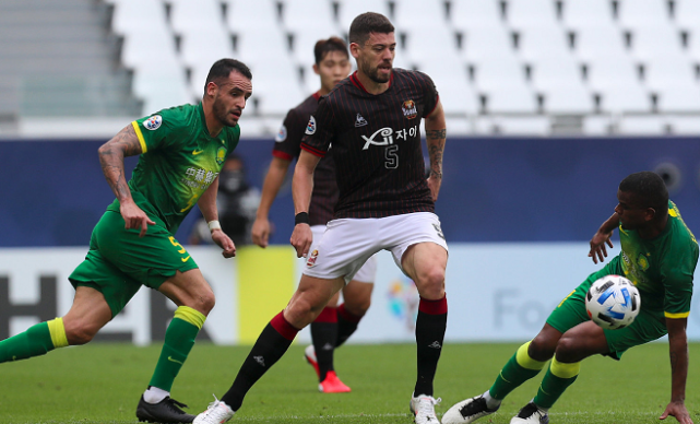 关于亚冠赛程吃紧，洛杉矶湖人冲刺阶段豪取连胜，更衣室稳定，医务组通报恢复的信息