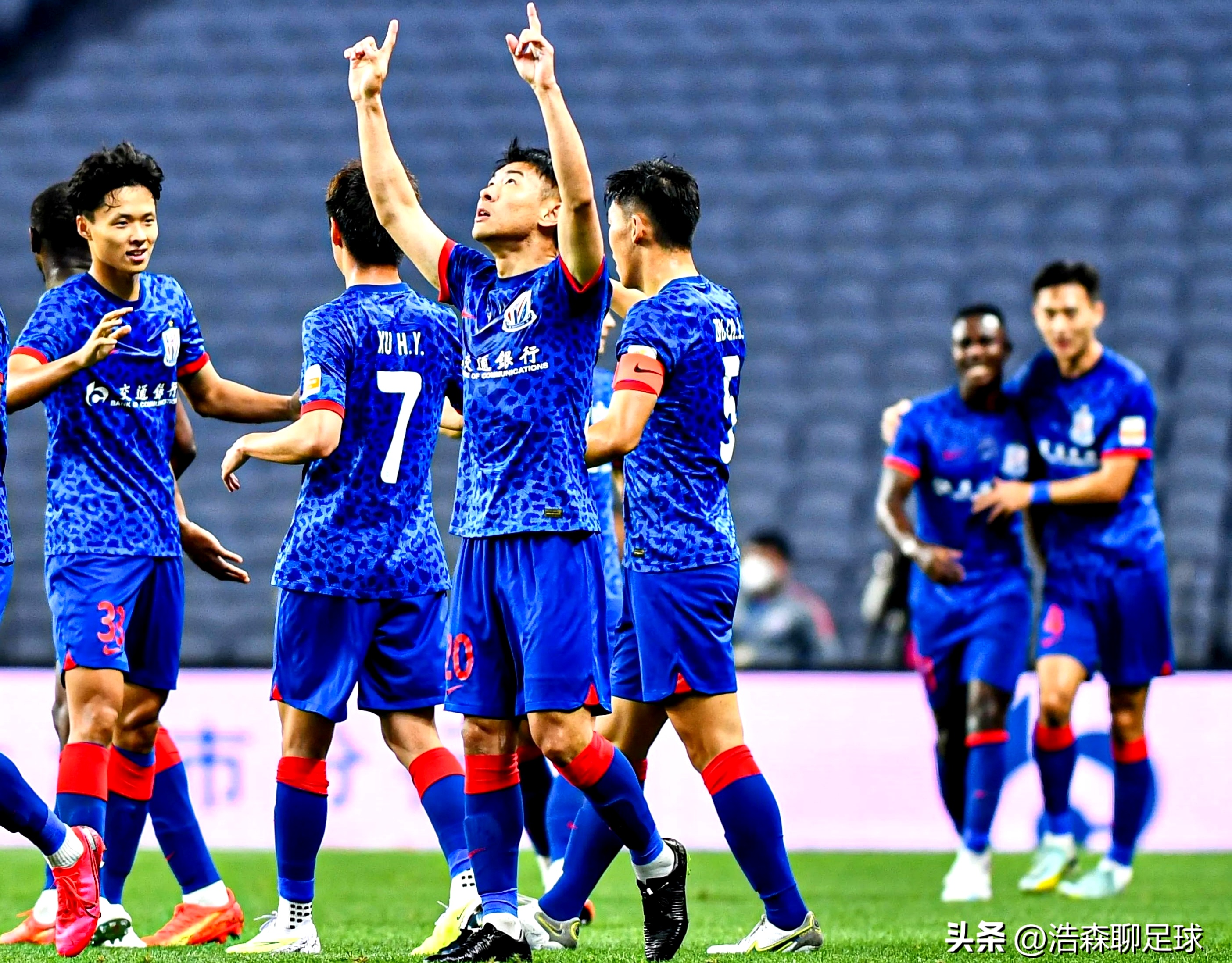 包含今晨NBA总决赛焦点战；上海申花刷新队史纪录；目标明确；赛程密集仍需轮换的词条