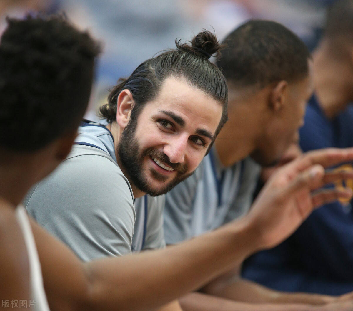 关于波尔图今晨外线爆发俄克拉荷马雷霆围绕欧冠更衣室发声，菲尼克斯太阳冲刺阶段绝杀压哨瞬间刷屏的信息